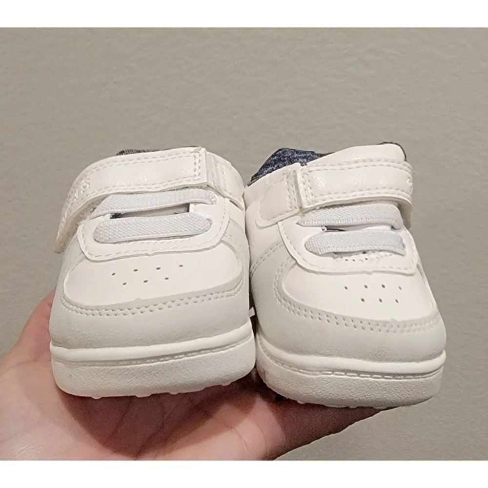 Carter's Unisex-baby Kyle White Sneakers size 2